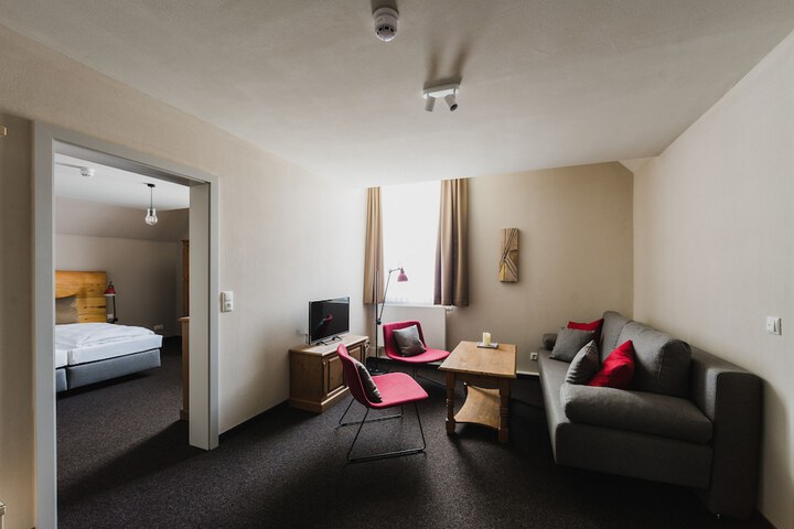 Room 27 of 75