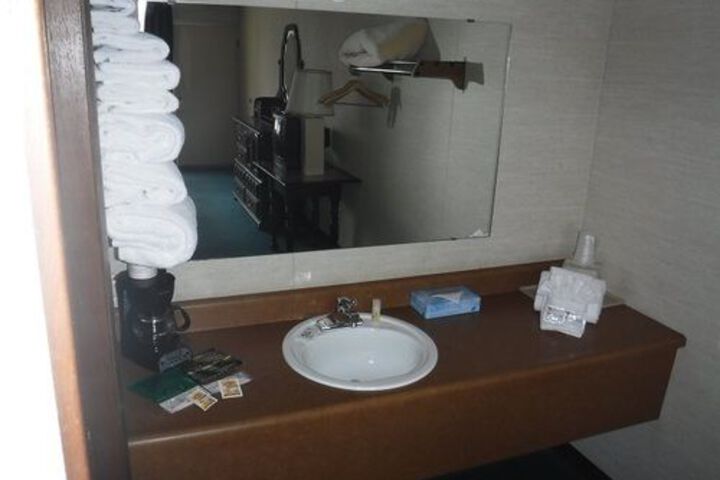 Room 30 of 63