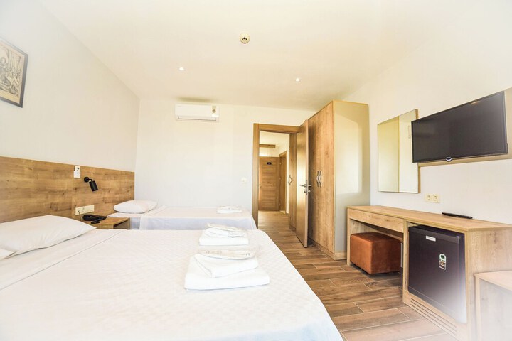 Room 25 of 43