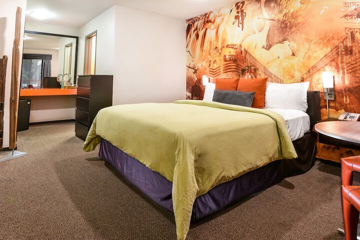 Room 4 of 40