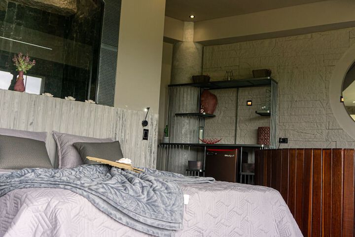 Room 5 of 87