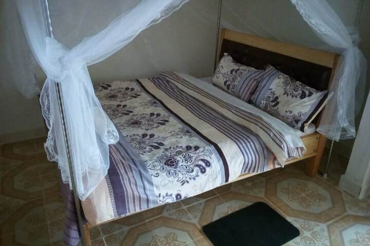 Room 6 of 20