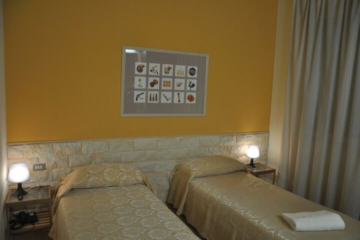 Room 12 of 31