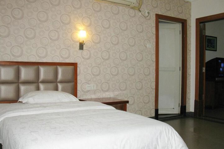Room 16 of 41