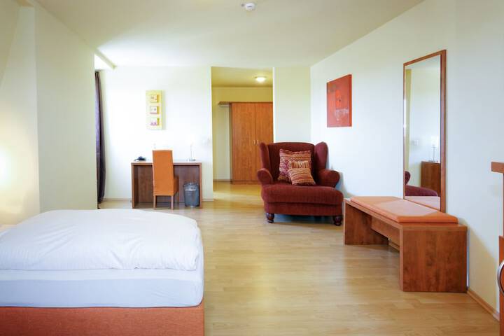 Room 6 of 41