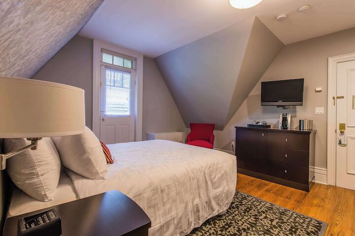 Room 11 of 75