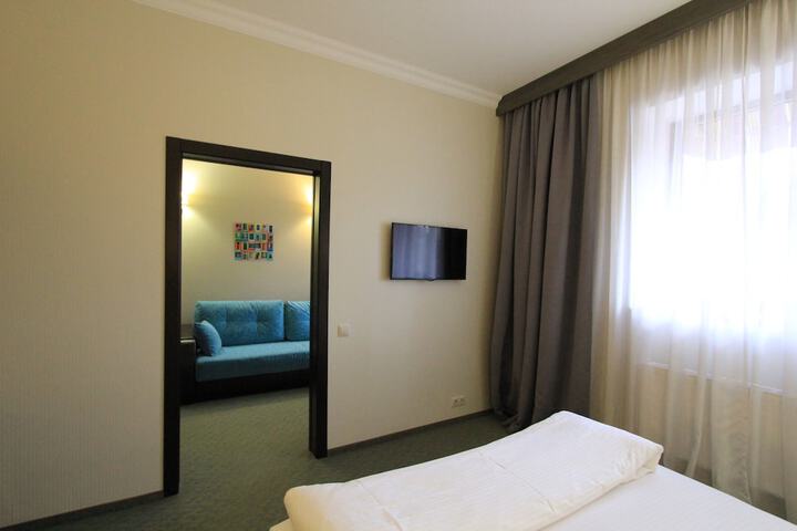 Room 26 of 42