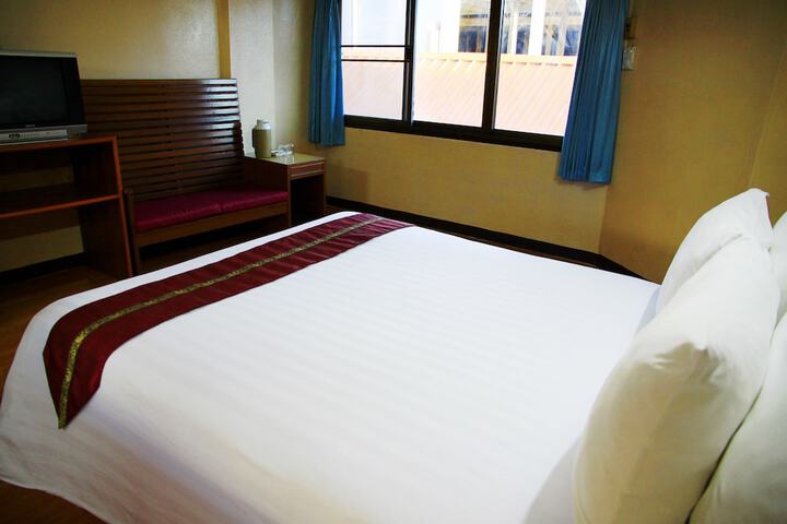 Room 18 of 66