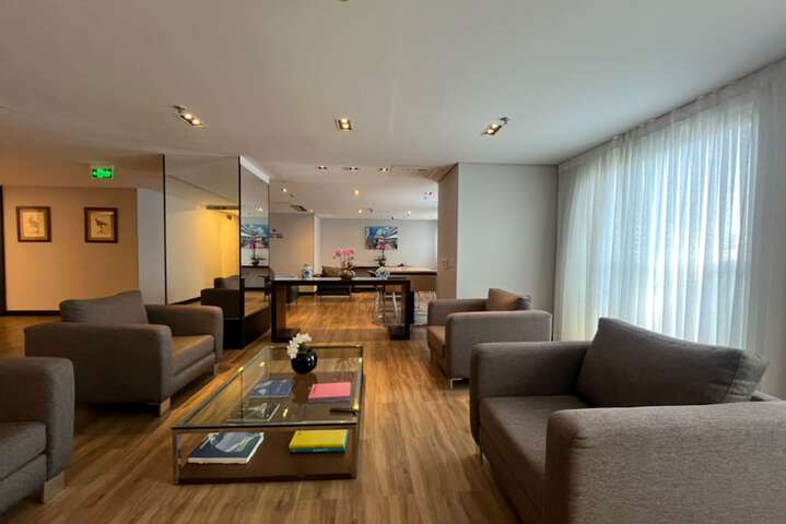 Room 100 of 240