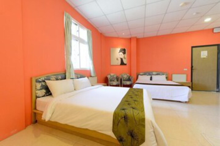 Room 13 of 24