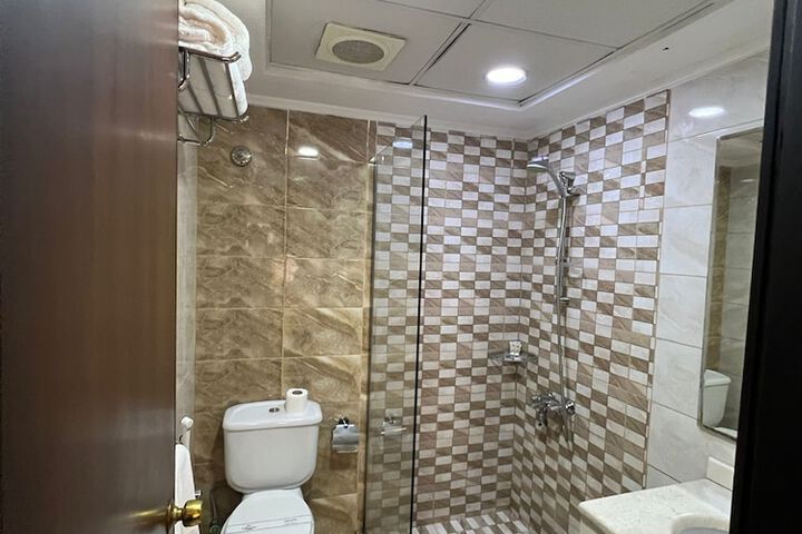 Room 10 of 11