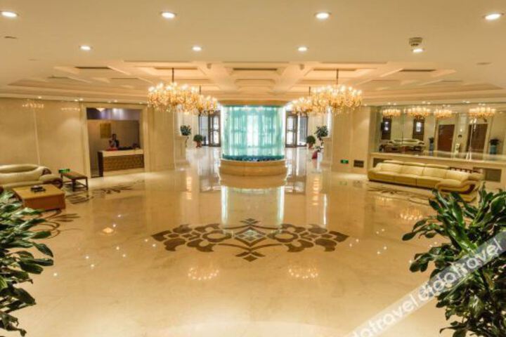 Hotel Interior 6 of 18