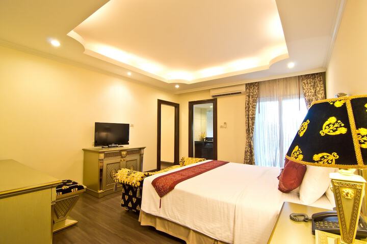 Room 19 of 71