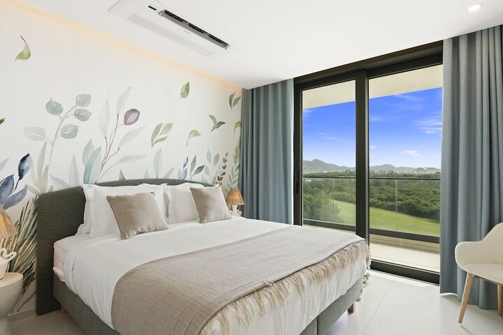 Room 102 of 1000