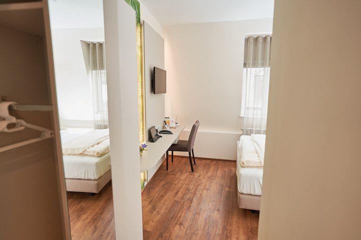 Room 45 of 94
