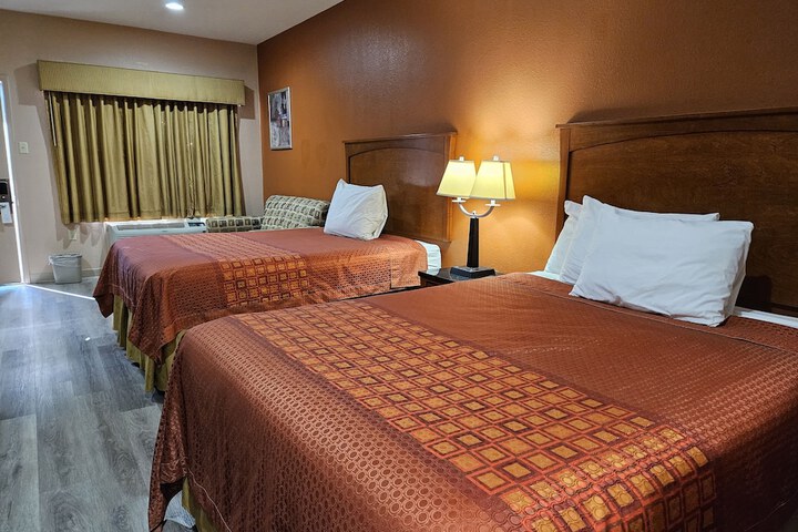 Room 14 of 35