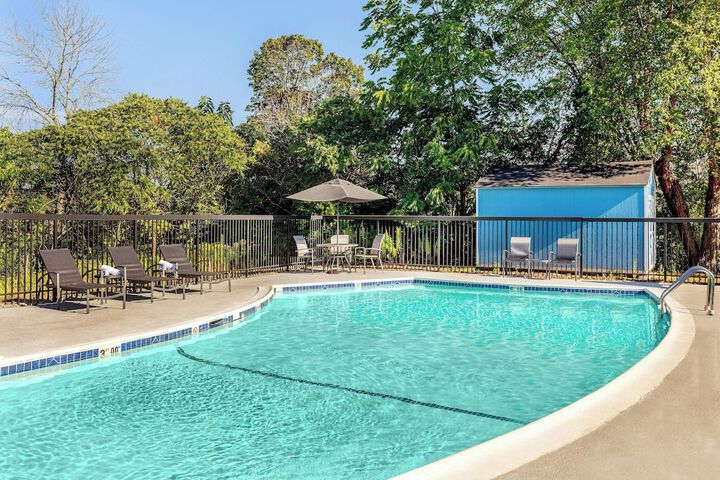 Pool Hotel