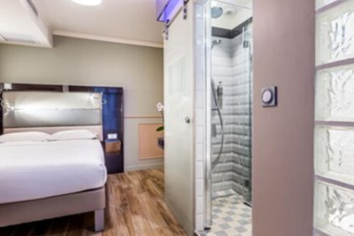 Room 12 of 60