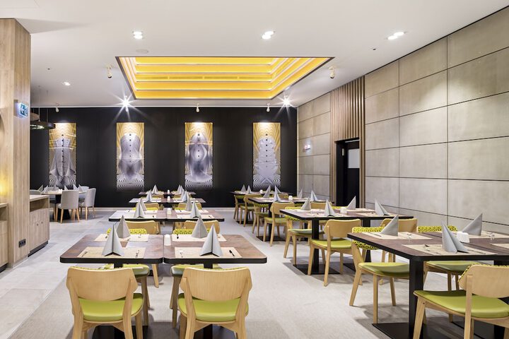 Dining 60 of 86