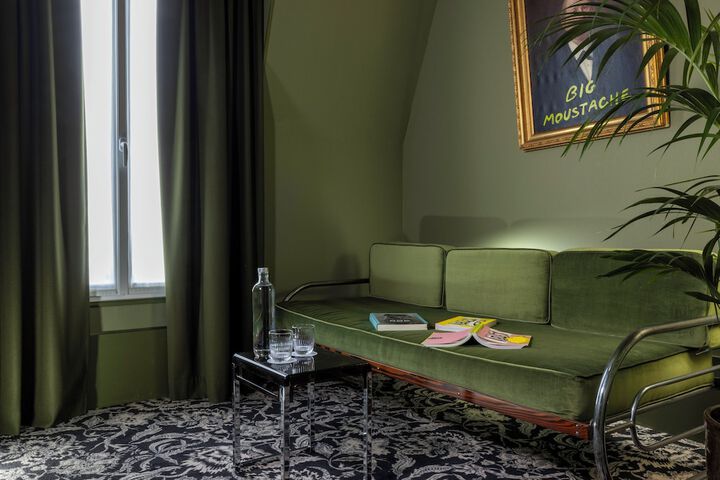 Room 38 of 61