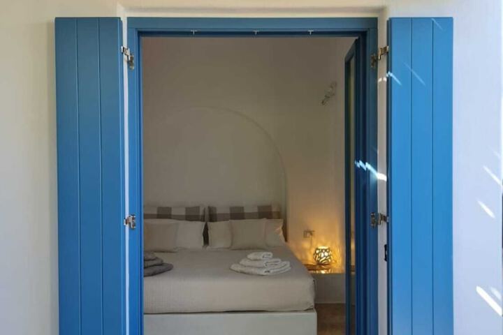 Room 6 of 61
