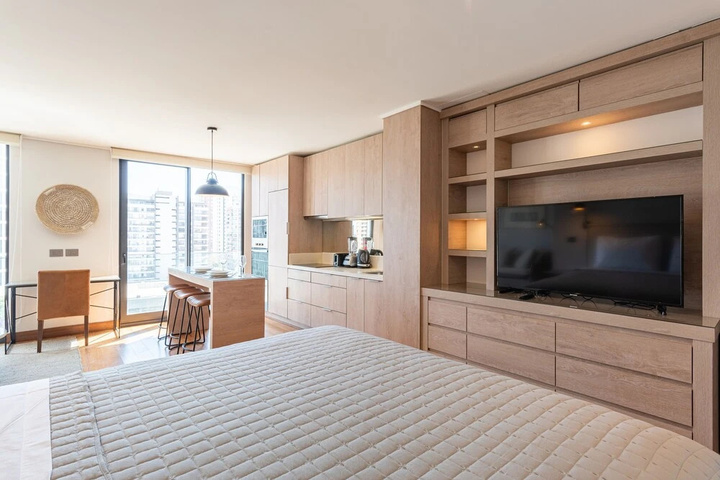 Room 3 of 20