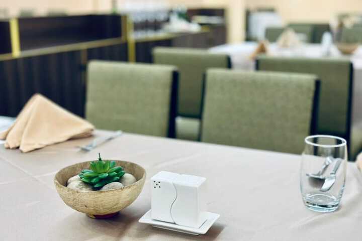 Dining 22 of 38