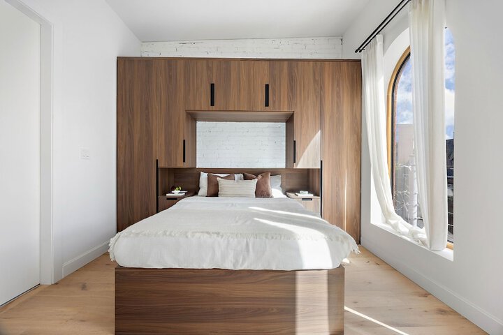 Room 9 of 65