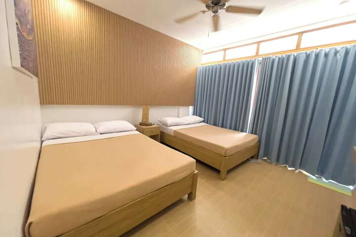 Room 28 of 72