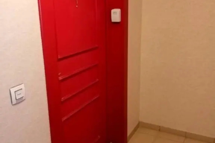 Room 5 of 9