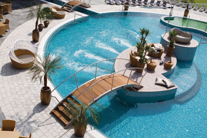 Pool 38 of 60