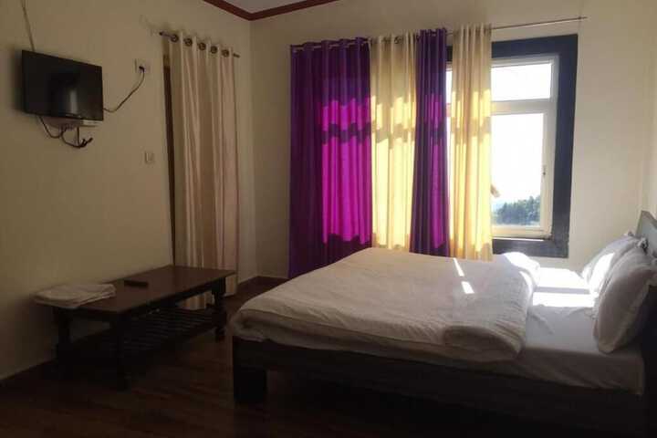 Room 5 of 14