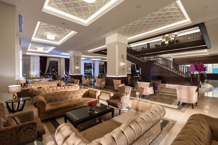Entrance & Lobby