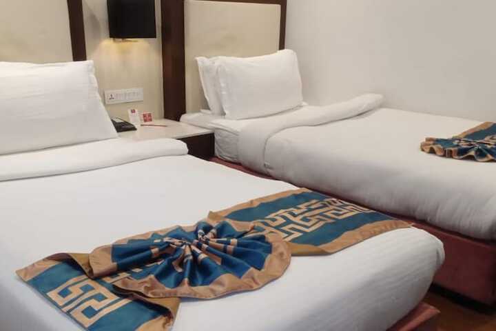 Room 9 of 28
