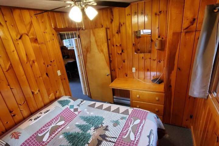 Room 25 of 195