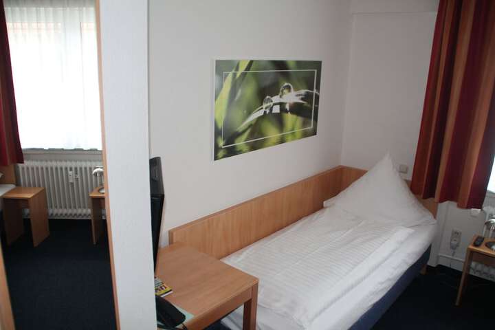 Room 3 of 10