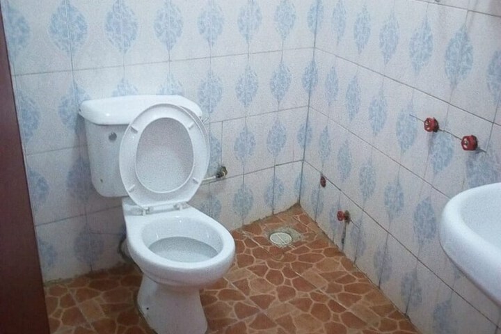 Room 12 of 25