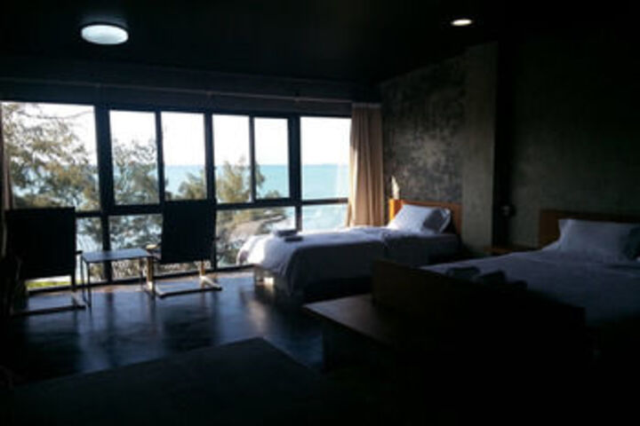 Room 20 of 38