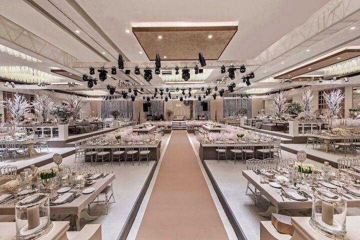 Ballroom/Hall 91 of 127