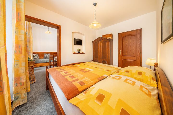 Room 9 of 35