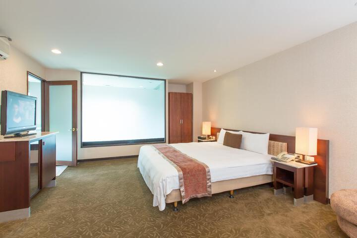 Room 1 of 1