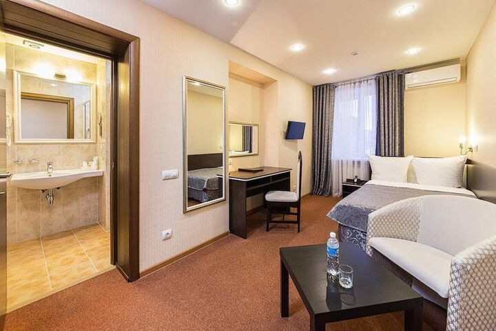 Room 13 of 45