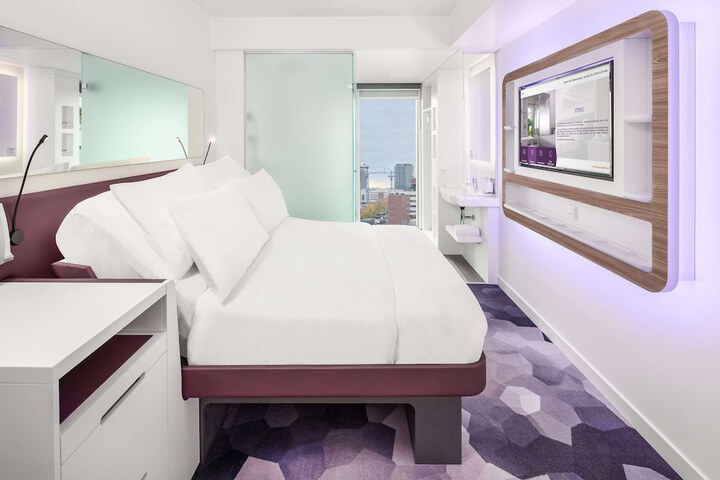 Room 10 of 48