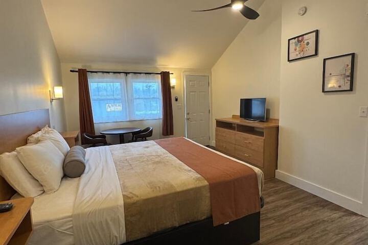 Room 34 of 106