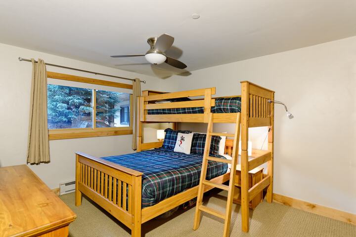 Room 17 of 99