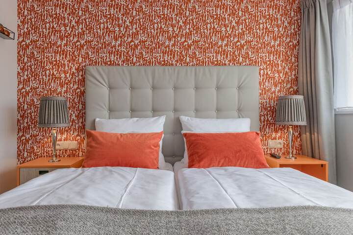 Room 28 of 49