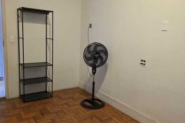 Room 4 of 28