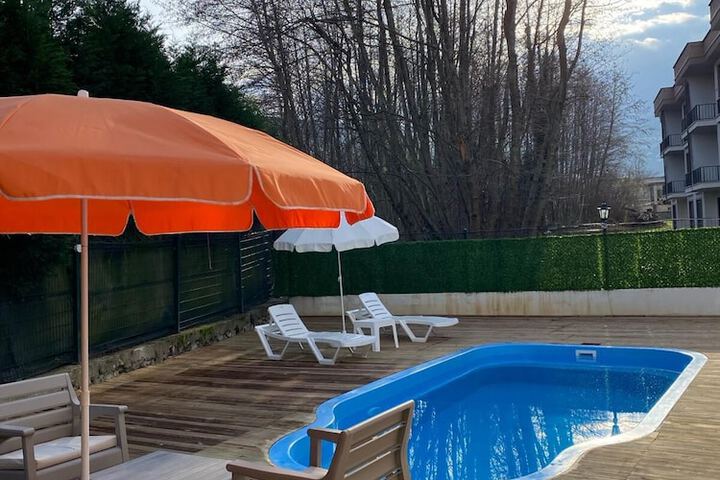 Pool 30 of 48