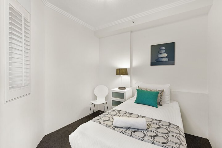 Room 6 of 229