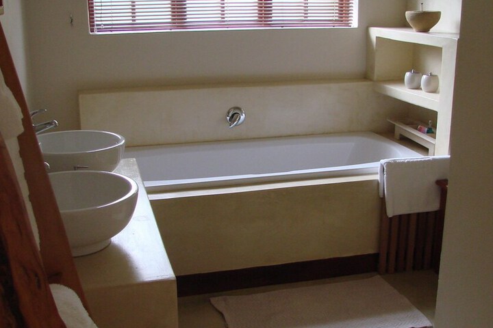 Room 11 of 27